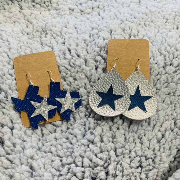 💙 Dallas cowboys faux leather earrings ⭐️ - Picture 1 of 1